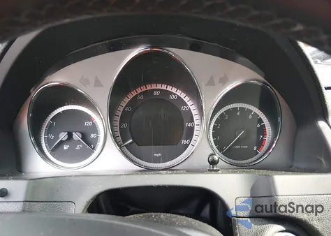 2011 Mercedes-Benz C 300 Luxury 4Matic/Sport 4Matic z USA, uszkodzony, nr VIN WDDGF8BB1BR162833